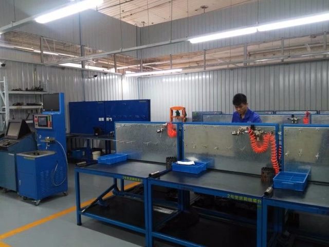 自動(dòng)變速箱維修車間設(shè)備